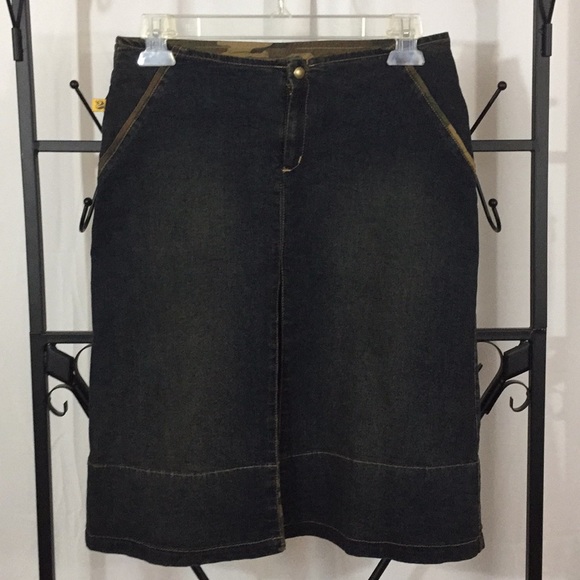 Second woman’s Camouflage Jean Skirt Size 1 - Picture 4 of 7